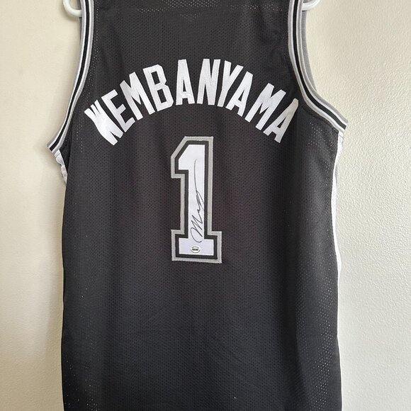 VICTOR WEMBANYAMA SIGNED SAN ANTONIO SPURS AUTOGRAPHED CUSTOM JERSEY wCOA XL1039